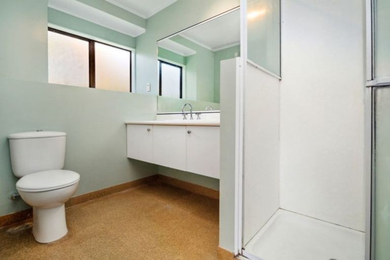 Photo of property in 13 Saunders Close, Whitby, Porirua, 5024