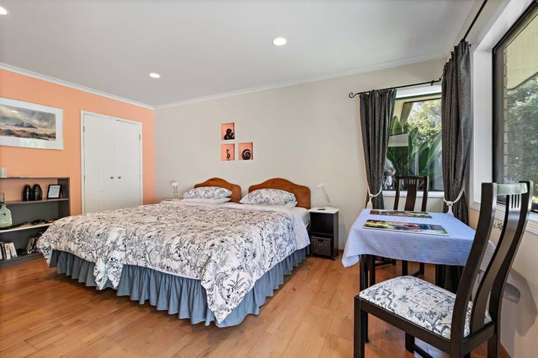 Photo of property in 2 Iwanui Close, Waitara, 4320