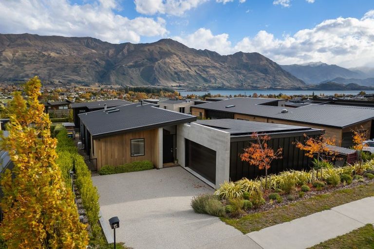 Photo of property in 15 Mills Road, Wanaka, 9305
