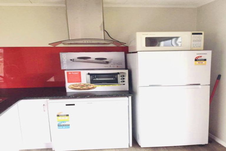 Photo of property in 21 Elizabeth Street, Moera, Lower Hutt, 5010