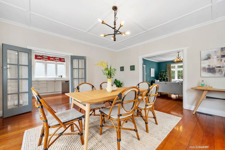 Photo of property in 43 Severn Street, Island Bay, Wellington, 6023