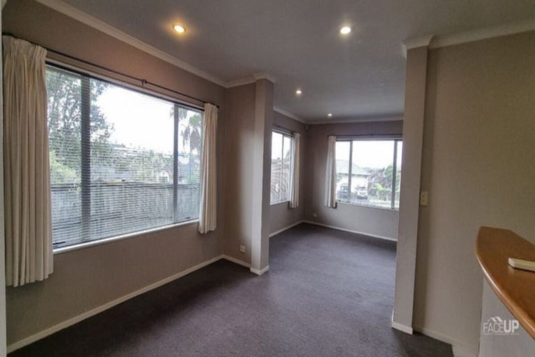 Photo of property in 33 Rush Creek Drive, Westgate, Auckland, 0614