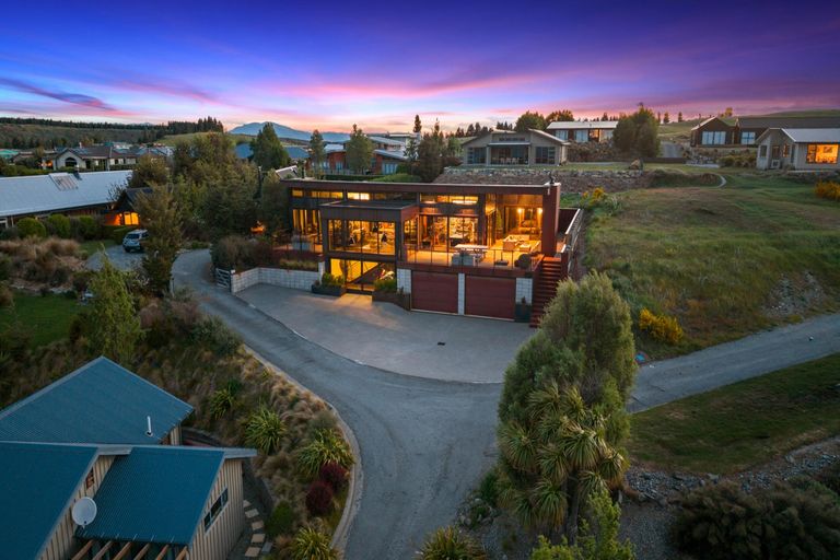 Photo of property in 21 D'archiac Drive, Lake Tekapo, 7999