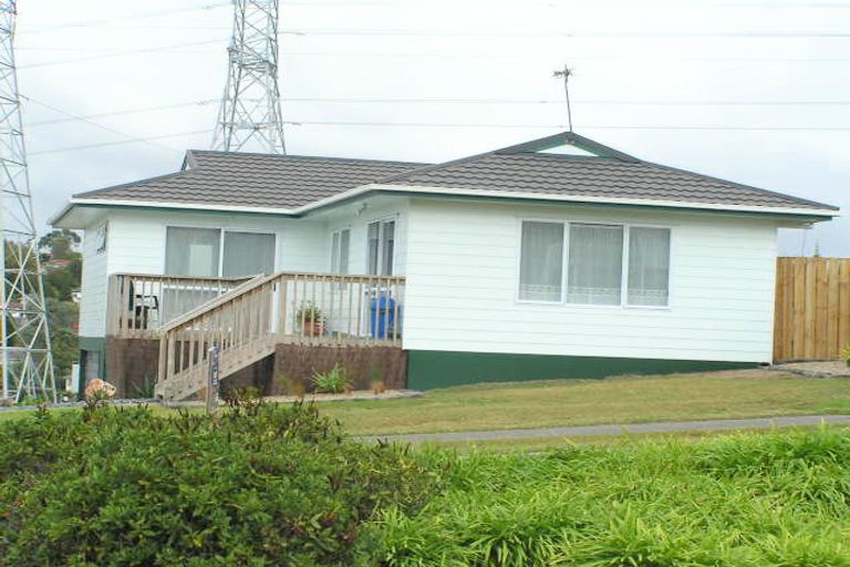 Photo of property in 71 Garton Drive, Massey, Auckland, 0614