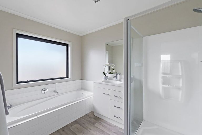 Photo of property in 21 Flint Road, Rolleston, 7614