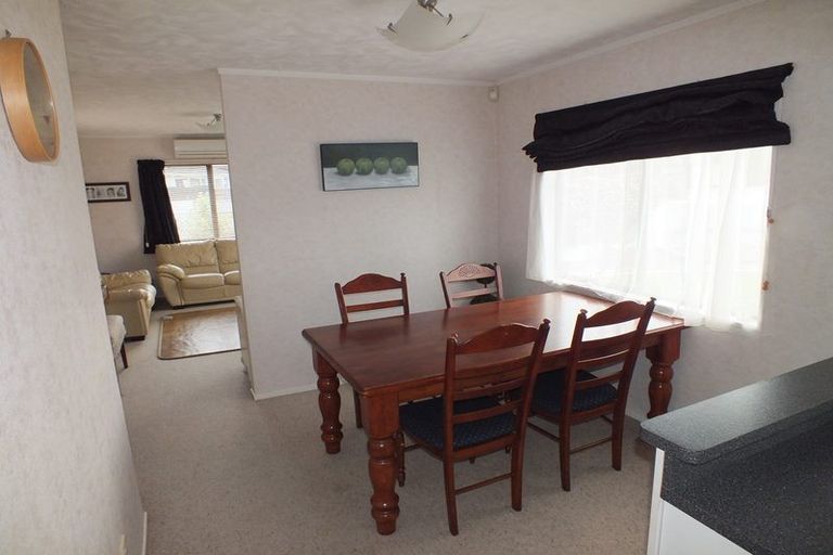 Photo of property in 87 Hillcrest Drive, Kelvin Grove, Palmerston North, 4414