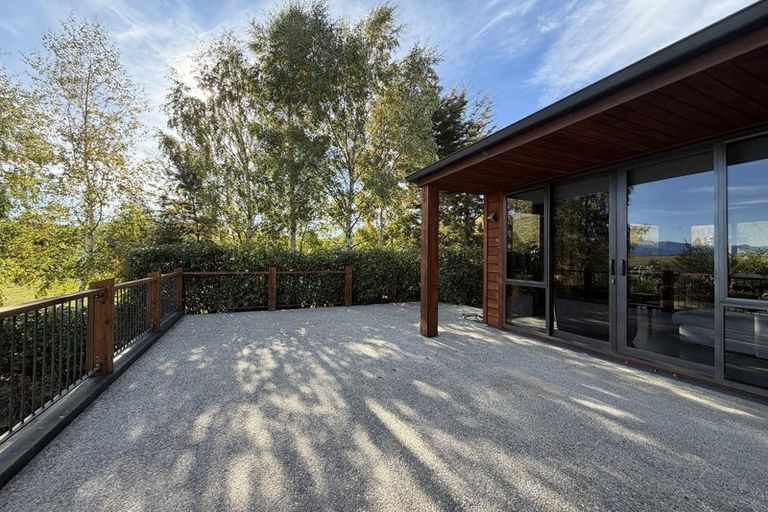Photo of property in 15 Skye Lane, Jacks Point, Queenstown, 9371