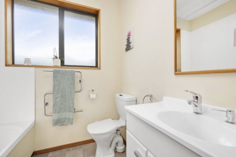 Photo of property in 113 Avonhead Road, Avonhead, Christchurch, 8042