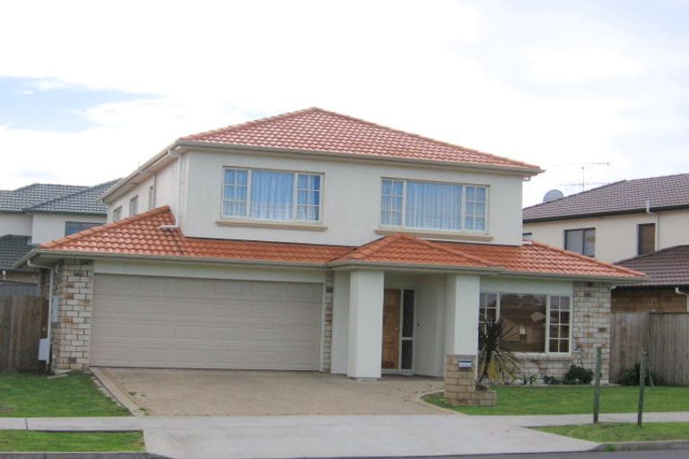 Photo of property in 14 Cyril French Drive, Flat Bush, Auckland, 2016