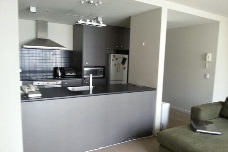 Photo of property in Montreaux Apartments, 7j/164 The Terrace, Wellington Central, Wellington, 6011