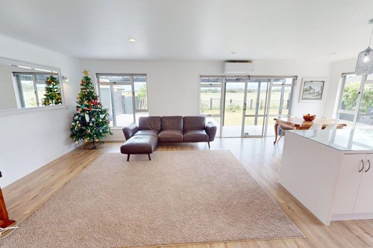 Photo of property in 21 Meadowbrook Drive, Cloverlea, Palmerston North, 4412