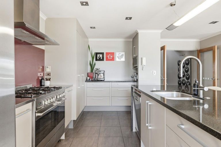 Photo of property in 23 Tay Street, Mount Maunganui, 3116