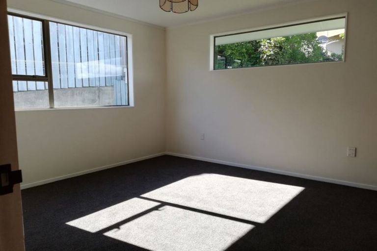 Photo of property in 18 Mercury Way, Whitby, Porirua, 5024