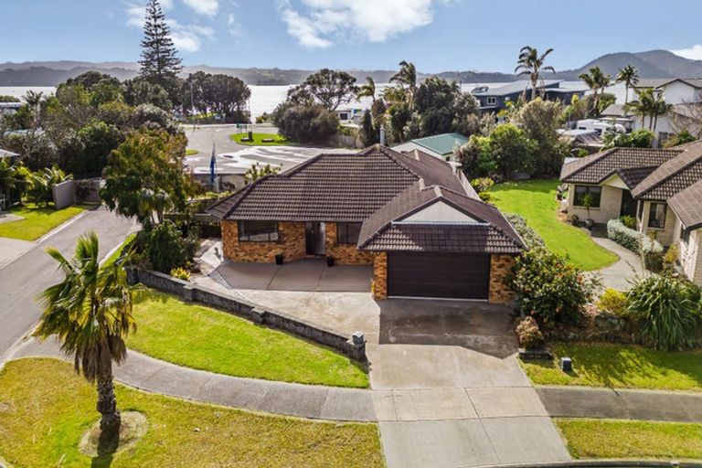 Photo of property in 20 Barbados Way, One Tree Point, 0118