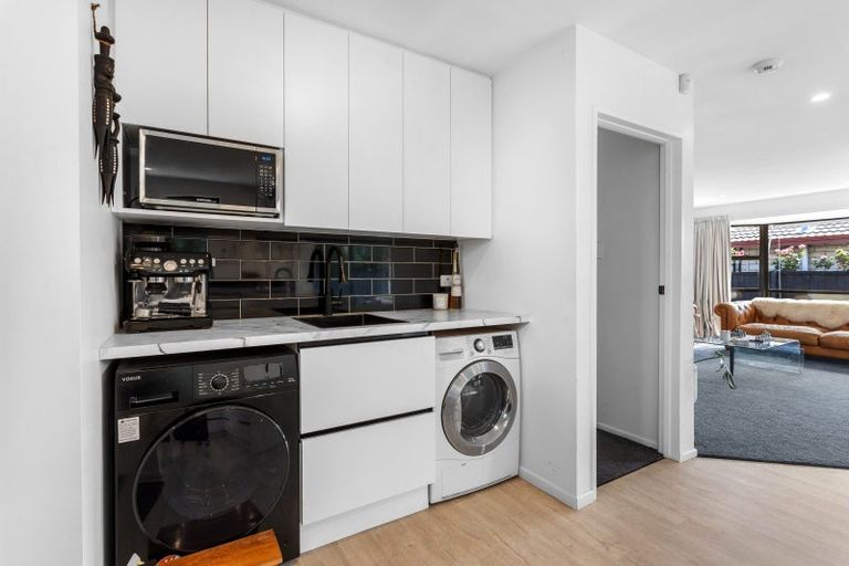 Photo of property in 2/12 Camrose Place, Ilam, Christchurch, 8041