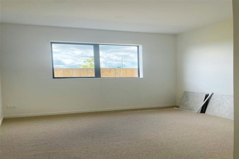 Photo of property in 8 Ihi Place, Karaka, 2578