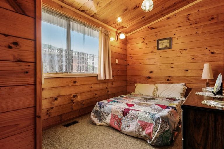 Photo of property in 5 Hillcrest Place, Avonhead, Christchurch, 8042