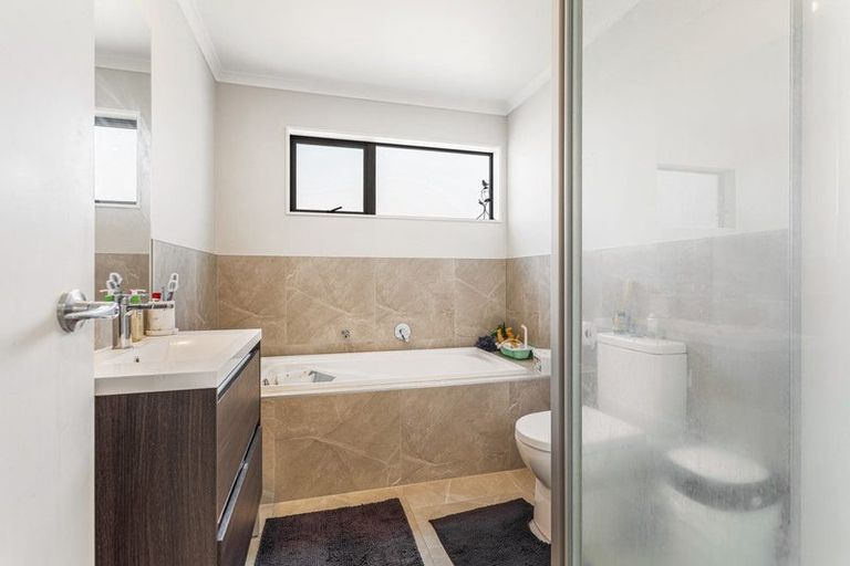 Photo of property in 11 Rangitamiro Place, Hobsonville, Auckland, 0616