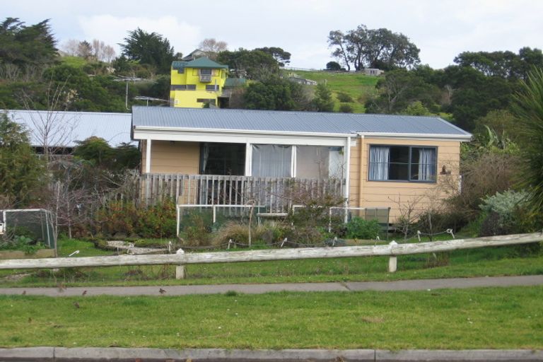 Photo of property in 51 Awaroa Road, Helensville, 0800