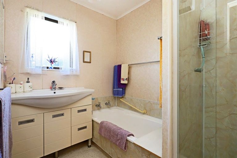 Photo of property in 1a Neeve Place, Taradale, Napier, 4112