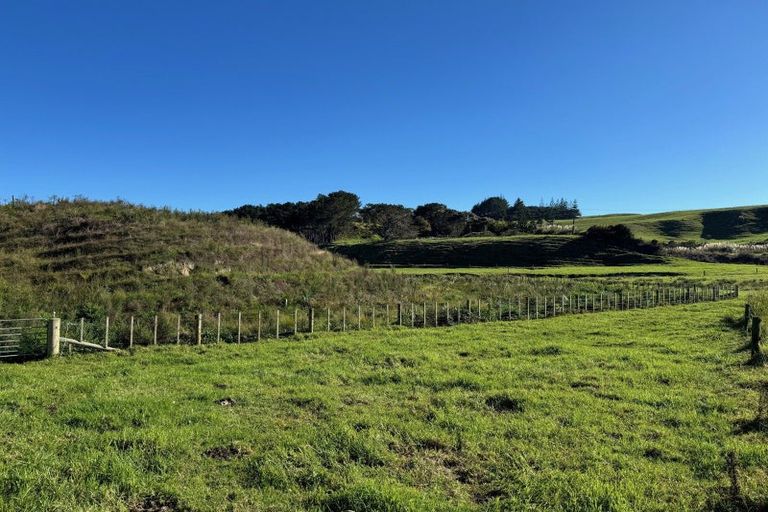 Photo of property in 35 Sutton Road, Te Horo, Otaki, 5582
