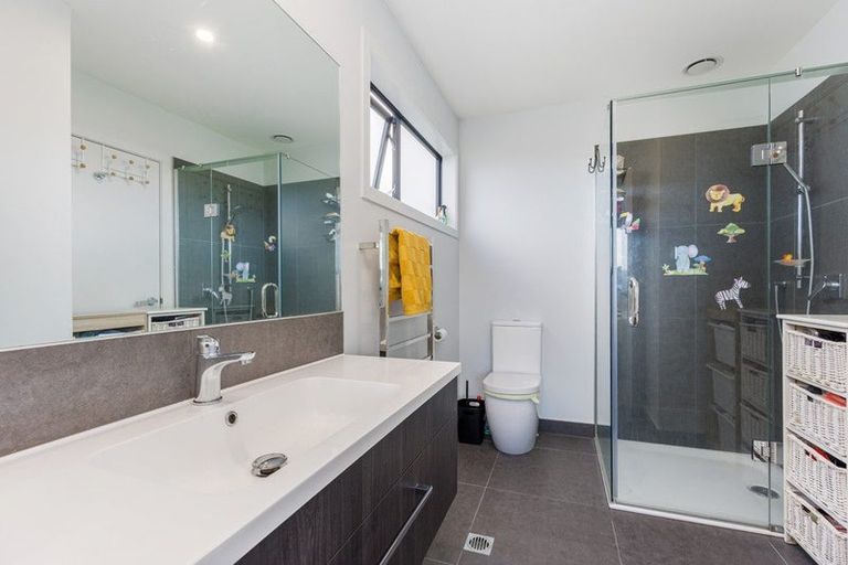 Photo of property in 12a Tikati Rise, Long Bay, Auckland, 0630