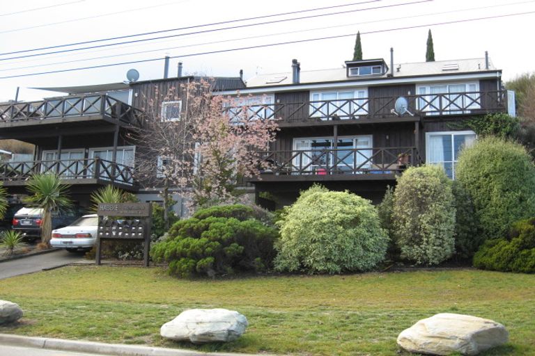 Photo of property in 37 Hallenstein Street, Queenstown, 9300