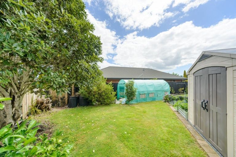 Photo of property in 27 Strachan Way, Highbury, Palmerston North, 4412