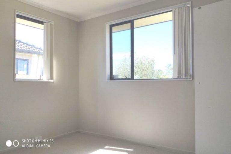 Photo of property in 16 Misty Valley Drive, Henderson, Auckland, 0612
