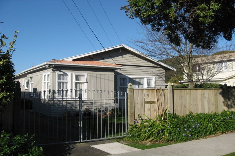 Photo of property in 9 Malone Road, Waterloo, Lower Hutt, 5011