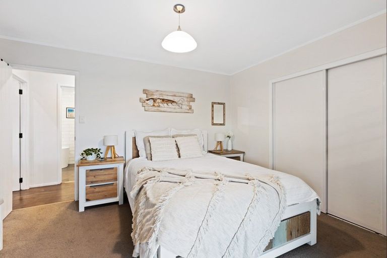 Photo of property in 5b Kauri Road, Stanmore Bay, Whangaparaoa, 0932