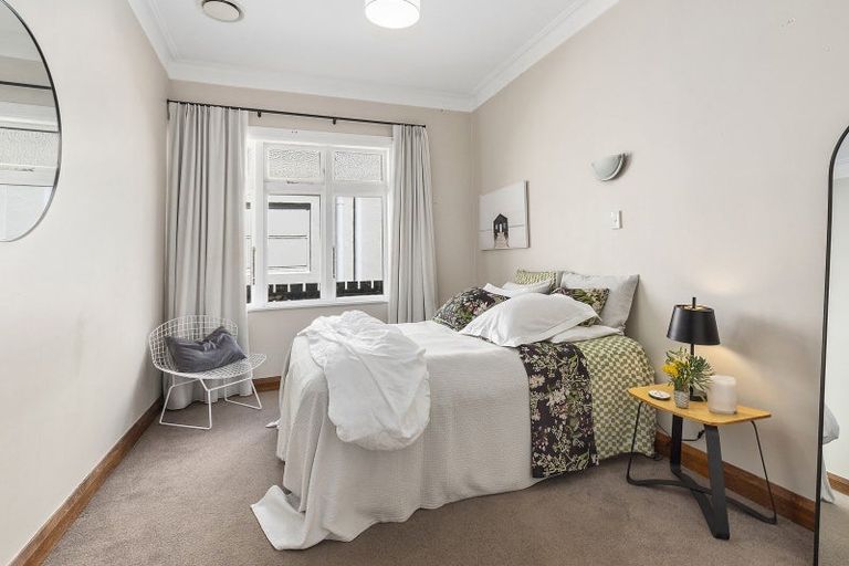 Photo of property in 224 The Parade, Island Bay, Wellington, 6023