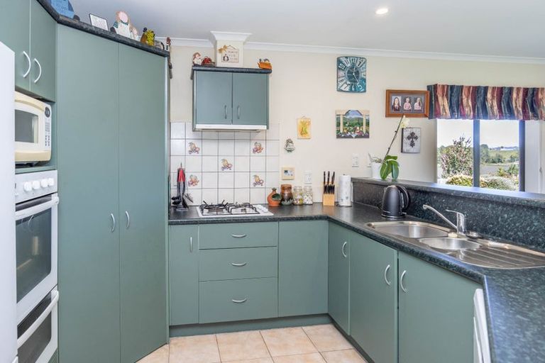 Photo of property in 5 Palm Grove Drive, Western Heights, Hamilton, 3200