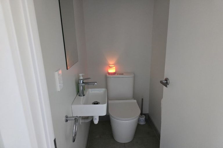 Photo of property in 7u3 Sare Crescent, Fairfield, Hamilton, 3214