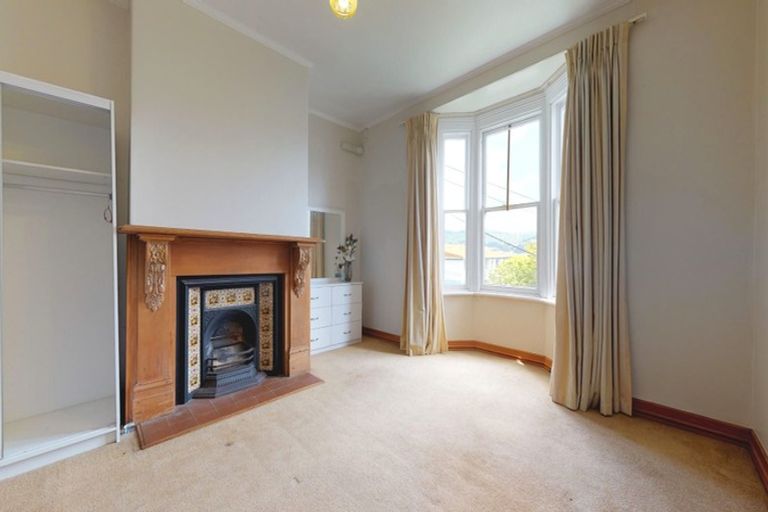 Photo of property in 8 Hawker Street, Mount Victoria, Wellington, 6011