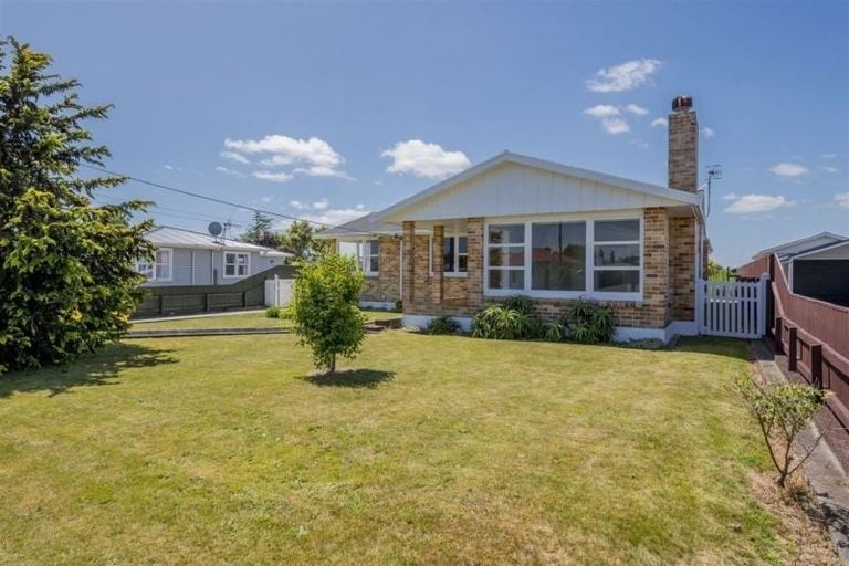 Photo of property in 21 Meadowvale Drive, Levin, 5510