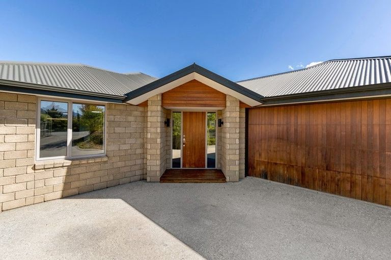 Photo of property in 9a Juno Place, Wanaka, 9305