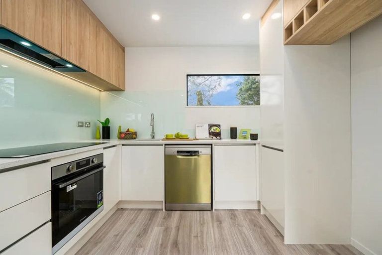 Photo of property in 13b Renata Crescent, Te Atatu Peninsula, Auckland, 0610