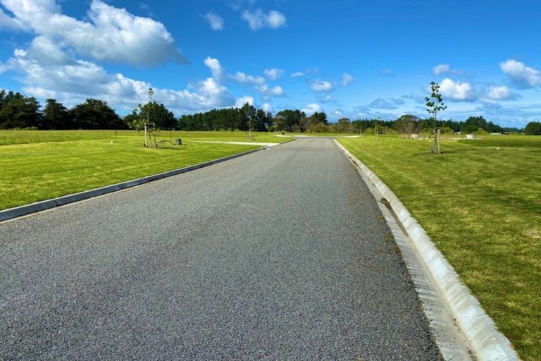 Photo of property in 63 Hartwell Drive, Kelvin Grove, Palmerston North, 4470