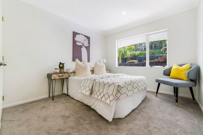 Photo of property in 31 Cricklade Terrace, Windsor Park, Auckland, 0632