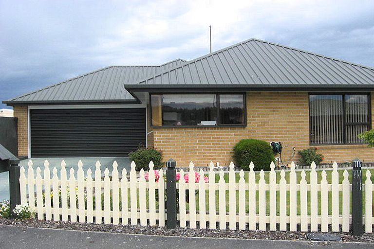 Photo of property in 37 Kildare Street, Northwood, Christchurch, 8051