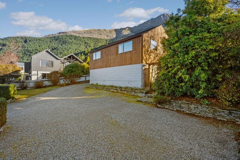 Photo of property in 180 Fernhill Road, Fernhill, Queenstown, 9300