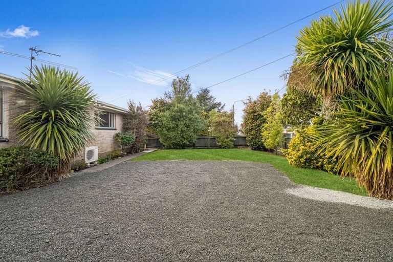 Photo of property in 402 Yaldhurst Road, Russley, Christchurch, 8042