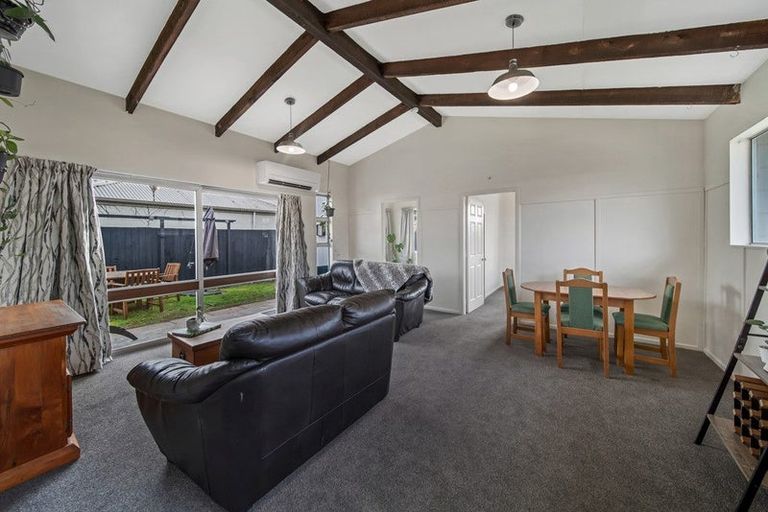 Photo of property in 2/15 Sullivan Avenue, Woolston, Christchurch, 8023