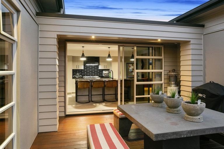 Photo of property in 29 Norfolk Drive, Cambridge, 3434