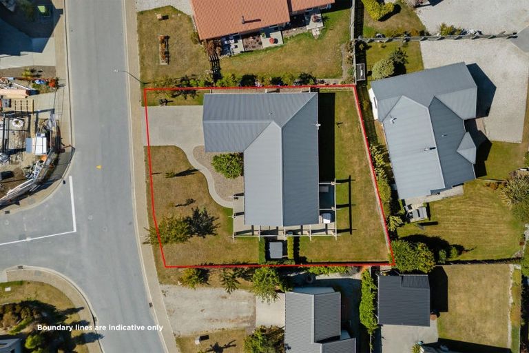 Photo of property in 27 Farrant Drive, Wanaka, 9305