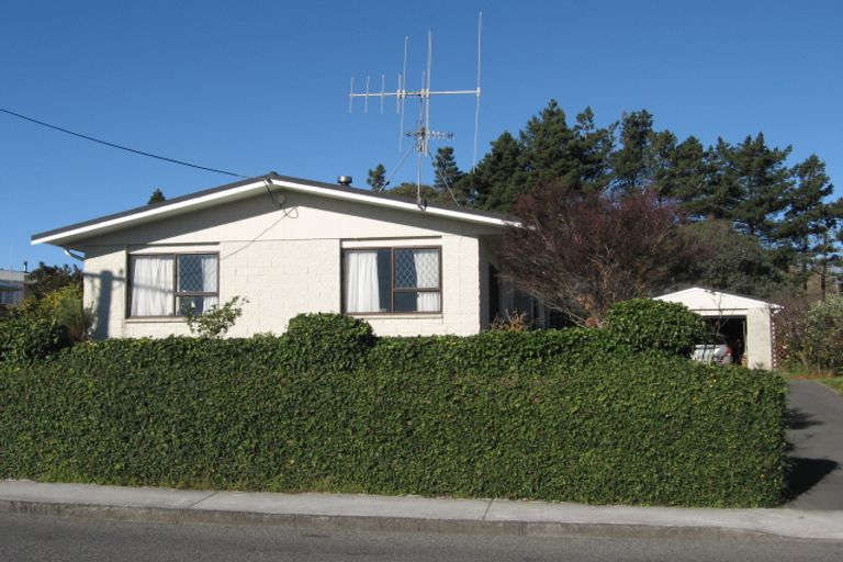 Photo of property in 33 Lupin Road, Otaki, 5512