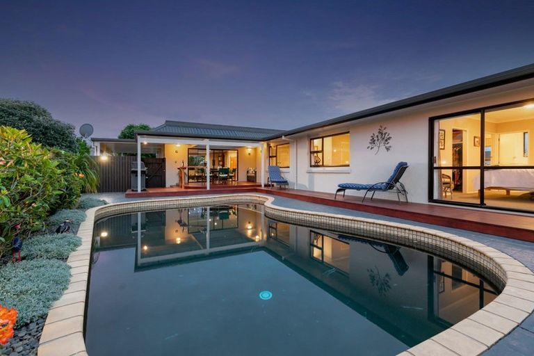 Photo of property in 13 Hinewa Road, Otumoetai, Tauranga, 3110