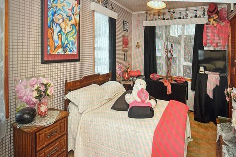 Photo of property in 13 Lipton Grove, Opaheke, Papakura, 2113