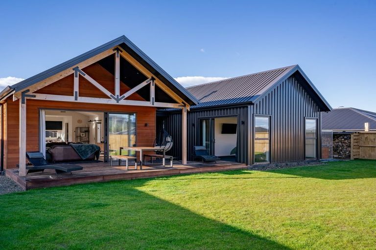 Photo of property in 3 Tomtit Crescent, Lake Hawea, Wanaka, 9382